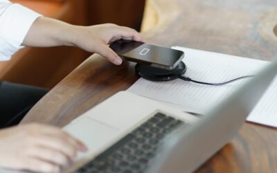Czy ładowarką indukcyjną można ładować każdy telefon?