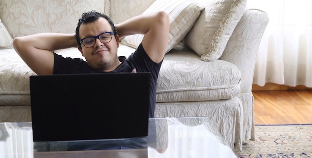 Jak podnieść wydajność laptopa bez większych wydatków?
