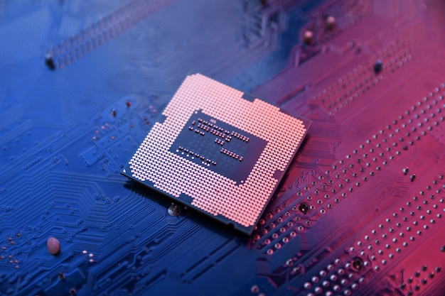 AMD Ryzen 5 czy i5 – który lepiej sprawdzi się w codziennej pracy?