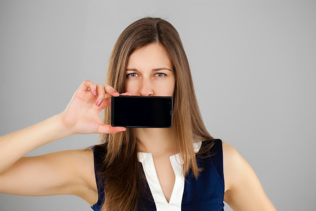 Czy folia aluminiowa chroni kartę zbliżeniową przed skimmingiem?