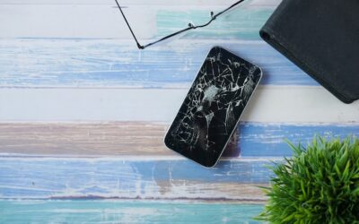 Ile ładuje się iPhone 14 i czy warto stosować szybkie ładowarki?