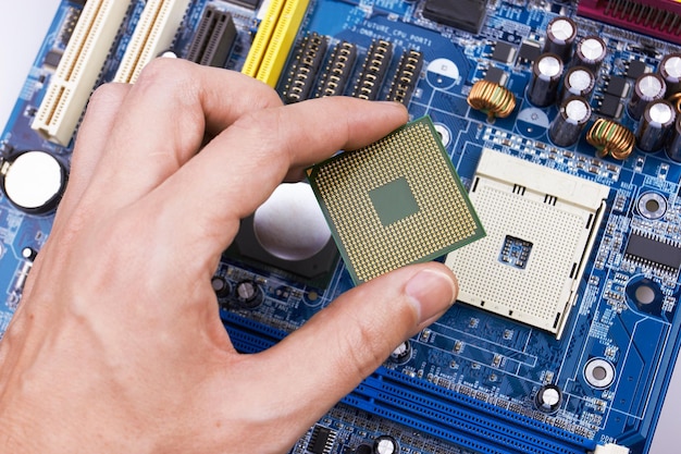 Jak zamontować procesor AMD, by uniknąć najczęstszych błędów?