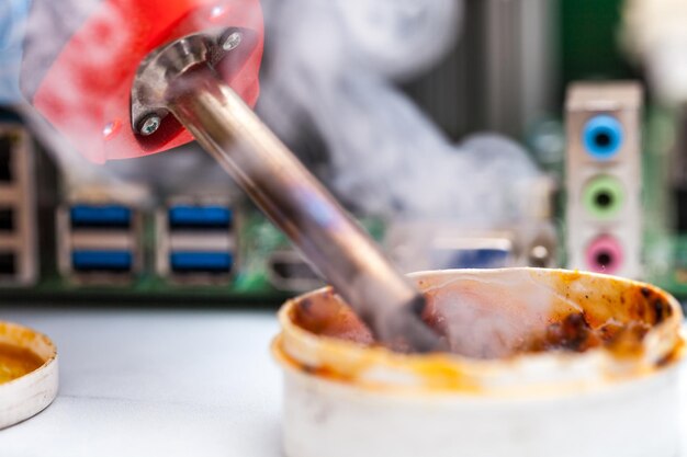 Co jaki czas wymieniać pastę termoprzewodzącą by utrzymać wydajność sprzętu?