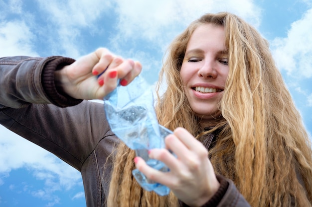 Czy chłodzenie wodne jest ciche podczas codziennego użytkowania?