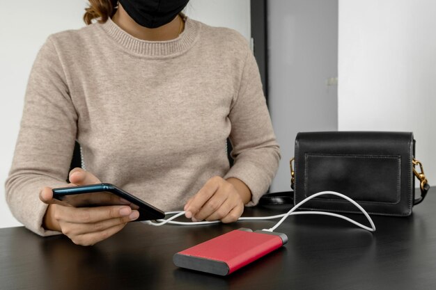 Ile kosztuje ładowarka bezprzewodowa i czy warto w nią inwestować?